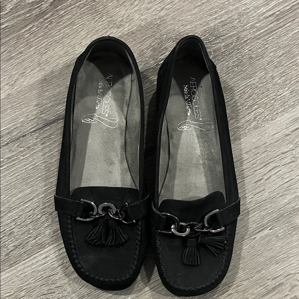 AEROSOLES Women's Black Moccasins with Tassel Detail